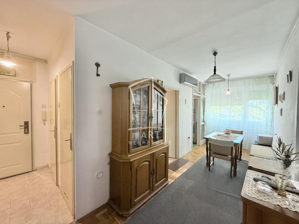 Stan na prodaju u Beogradu, Novi Beograd blok 70 (Kineski TC), dvosoban, 66m2, cena 185000 evra