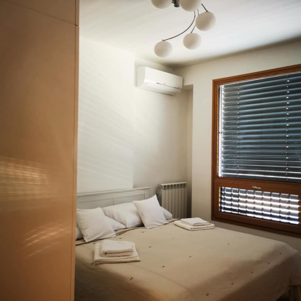 Stan na prodaju u Beogradu, Novi Beograd, trosoban, 83m2, cena 298000 evra