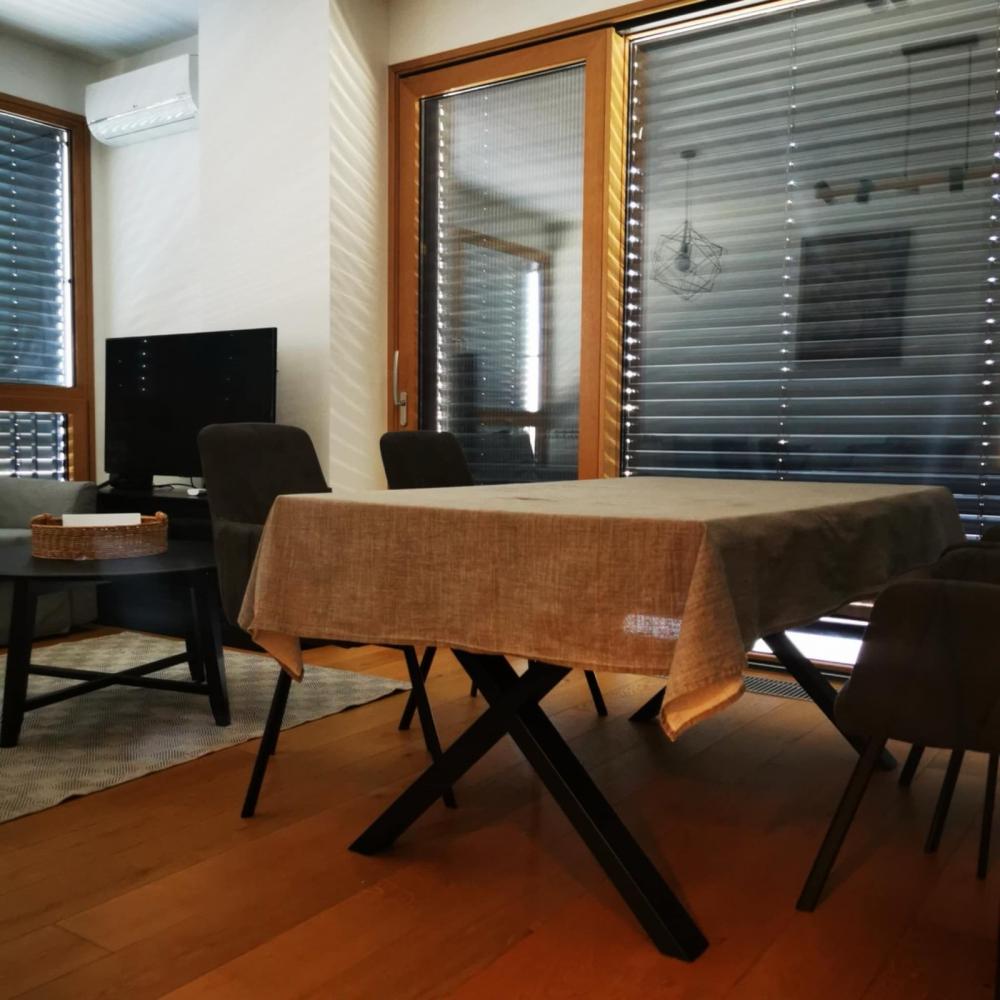Stan na prodaju u Beogradu, Novi Beograd, trosoban, 83m2, cena 298000 evra