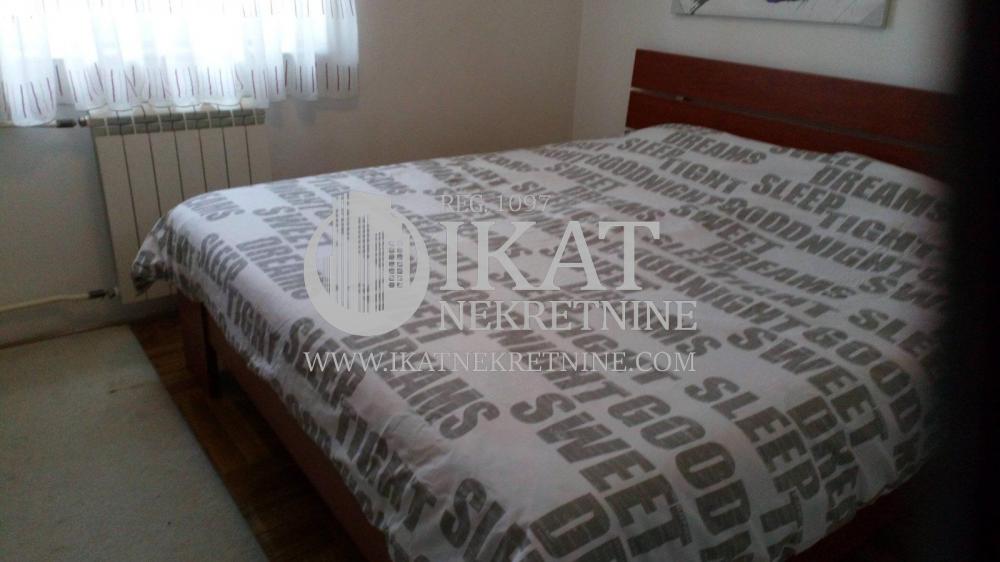 Stan na prodaju u Beogradu, Voždovac, cetvorosoban, 80m2, cena 240000 evra