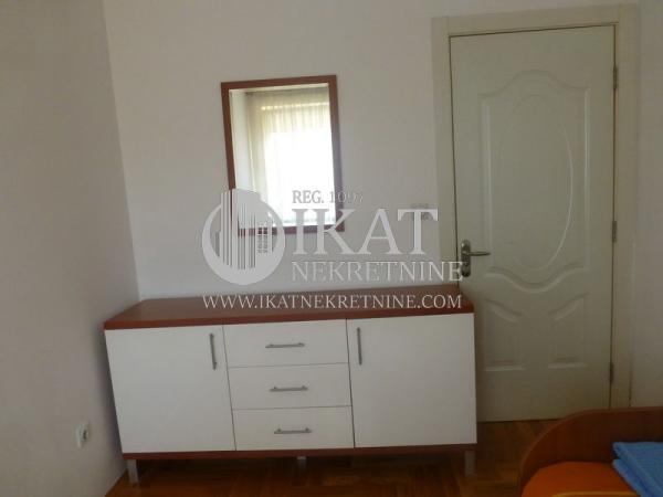 Stan na prodaju u Beogradu, Voždovac, cetvorosoban, 80m2, cena 240000 evra