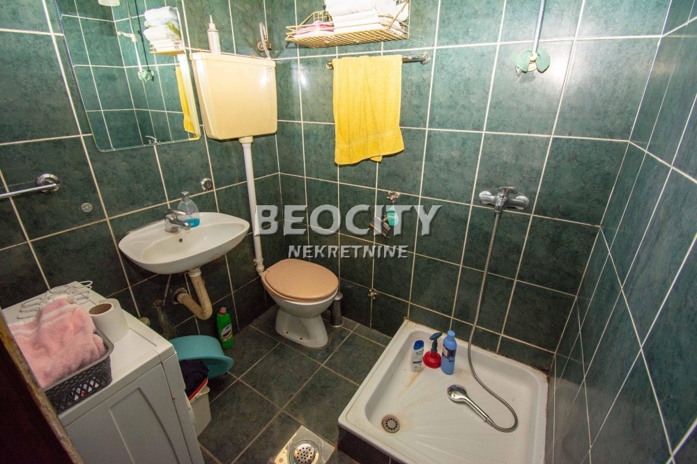 Stan na prodaju u Beogradu, Ledine, jednoiposoban, 50m2, cena 83000 evra
