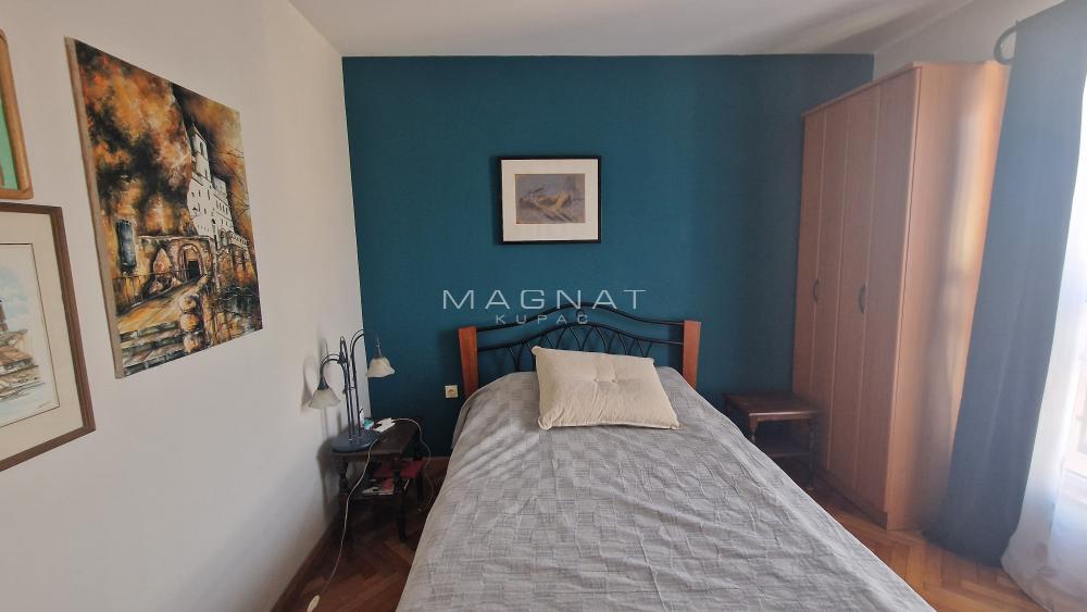 Stan na prodaju u Beogradu, Zemun, cetvorosoban, 116m2, cena 320000 evra