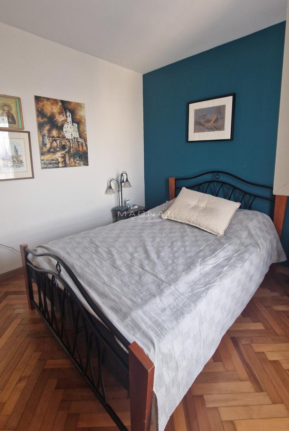 Stan na prodaju u Beogradu, Zemun, cetvorosoban, 116m2, cena 320000 evra