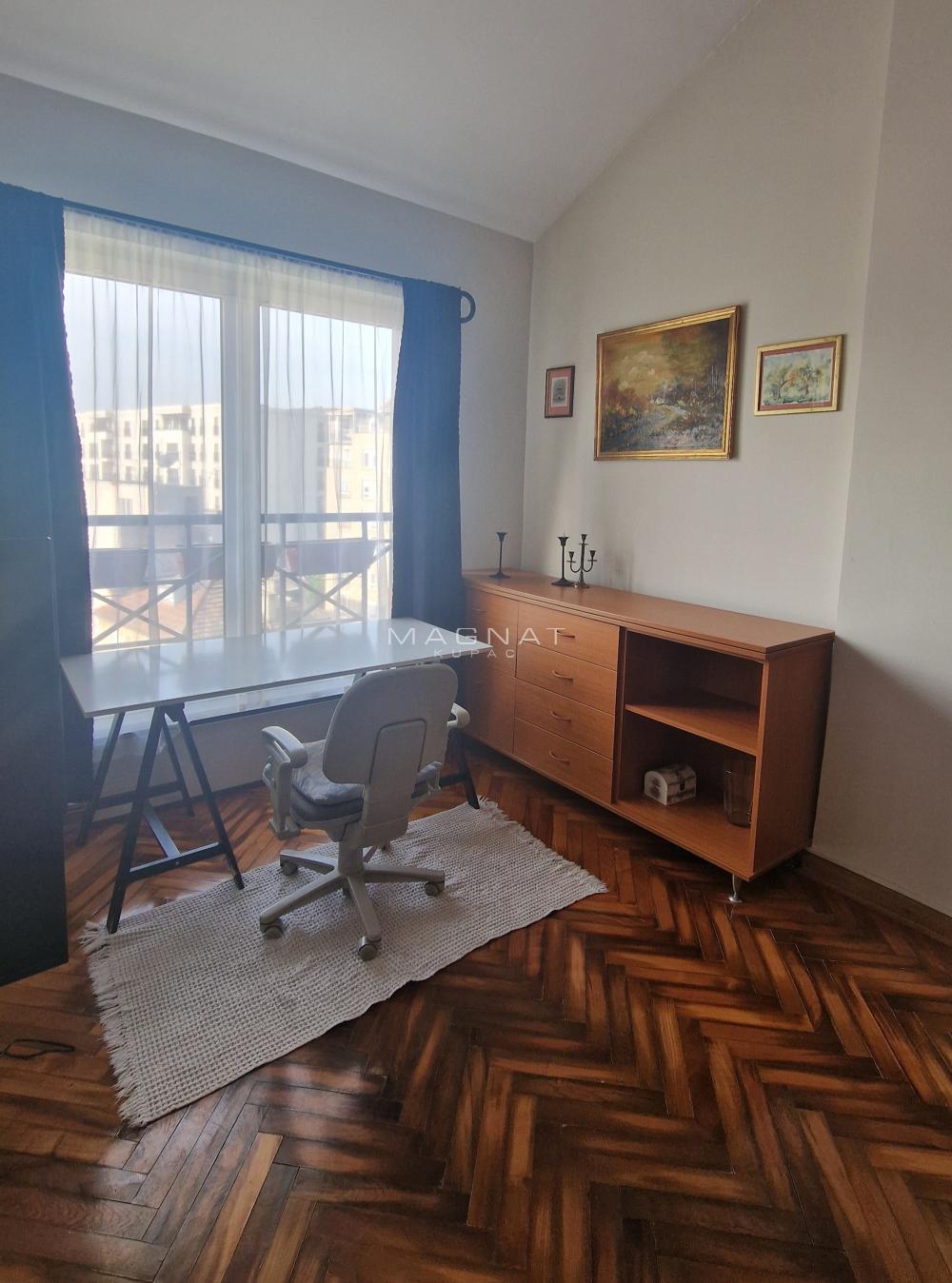 Stan na prodaju u Beogradu, Zemun, cetvorosoban, 116m2, cena 320000 evra