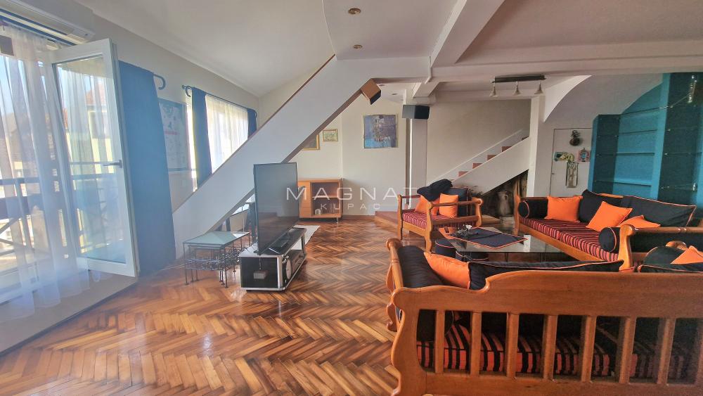 Stan na prodaju u Beogradu, Zemun, cetvorosoban, 116m2, cena 320000 evra
