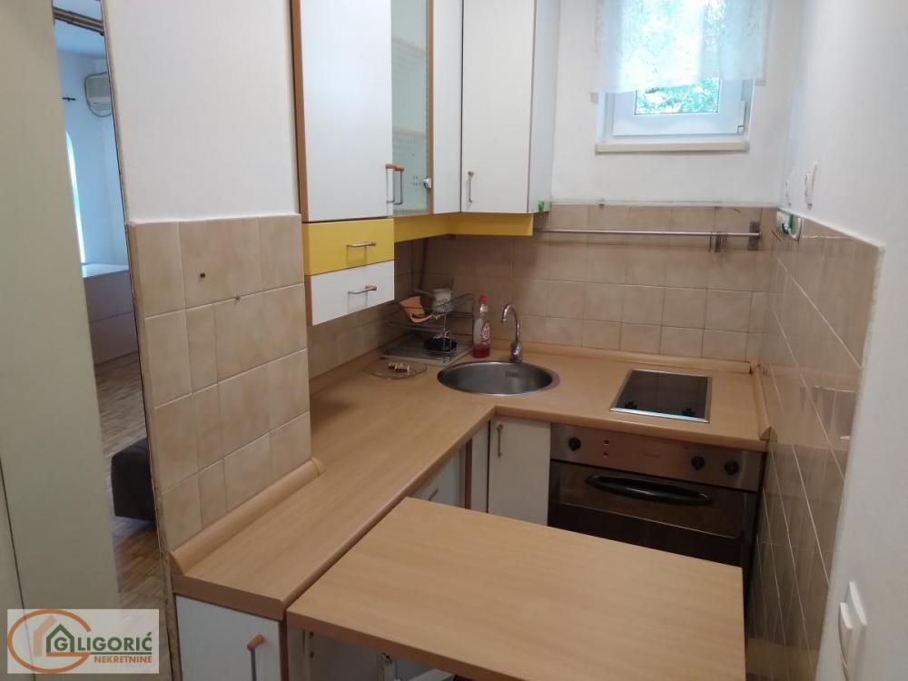 Stan na prodaju u Beogradu, Banovo brdo, jednosoban, 32m2, cena 129000 evra
