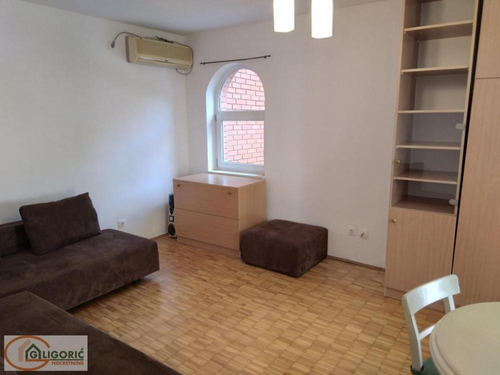 Stan na prodaju u Beogradu, Banovo brdo, jednosoban, 32m2, cena 129000 evra