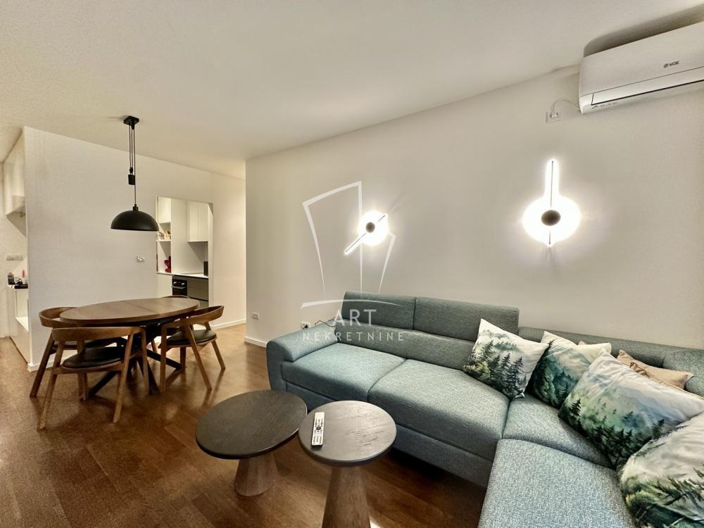 Stan na prodaju u Beogradu, Crveni Krst, dvoiposoban, 51m2, cena 215000 evra