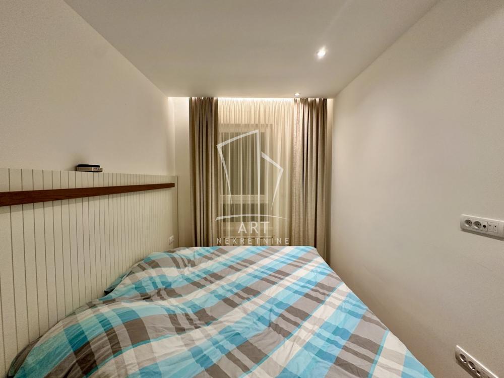 Stan na prodaju u Beogradu, Crveni Krst, dvoiposoban, 51m2, cena 215000 evra