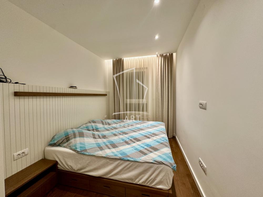 Stan na prodaju u Beogradu, Crveni Krst, dvoiposoban, 51m2, cena 215000 evra