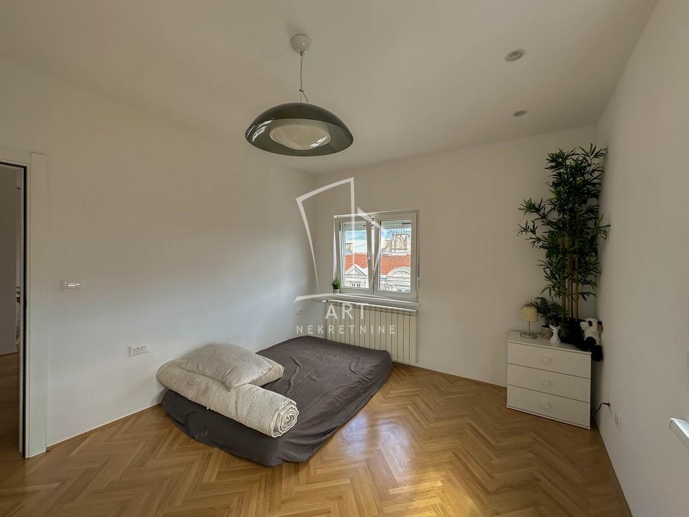 Stan na prodaju u Beogradu, Stari grad, dvoiposoban, 56m2, cena 345000 evra
