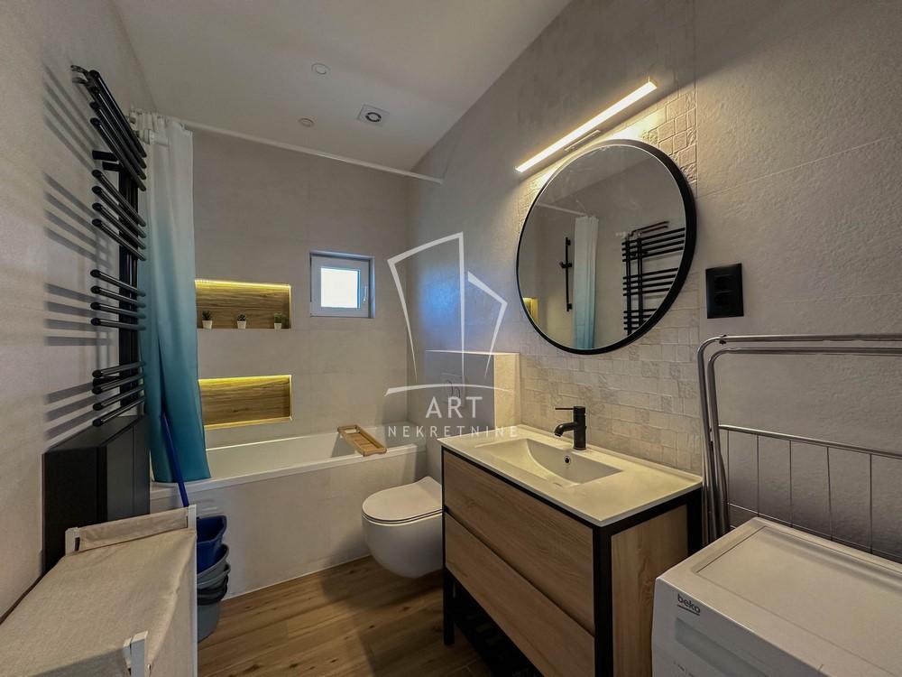 Stan na prodaju u Beogradu, Stari grad, dvoiposoban, 56m2, cena 345000 evra