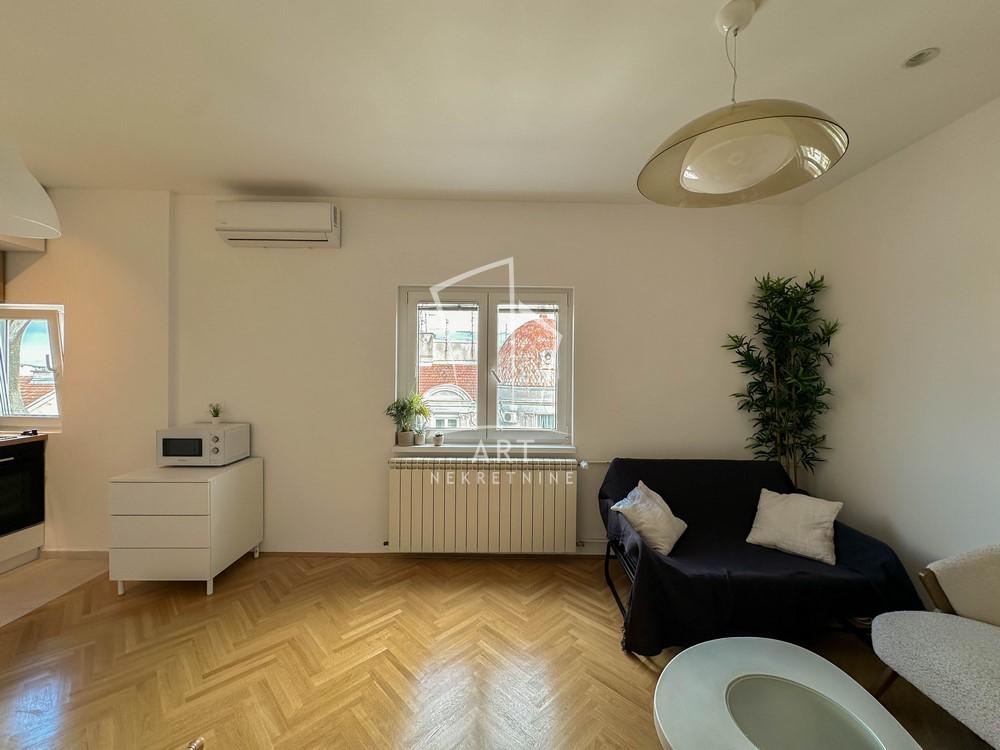 Stan na prodaju u Beogradu, Stari grad, dvoiposoban, 56m2, cena 345000 evra