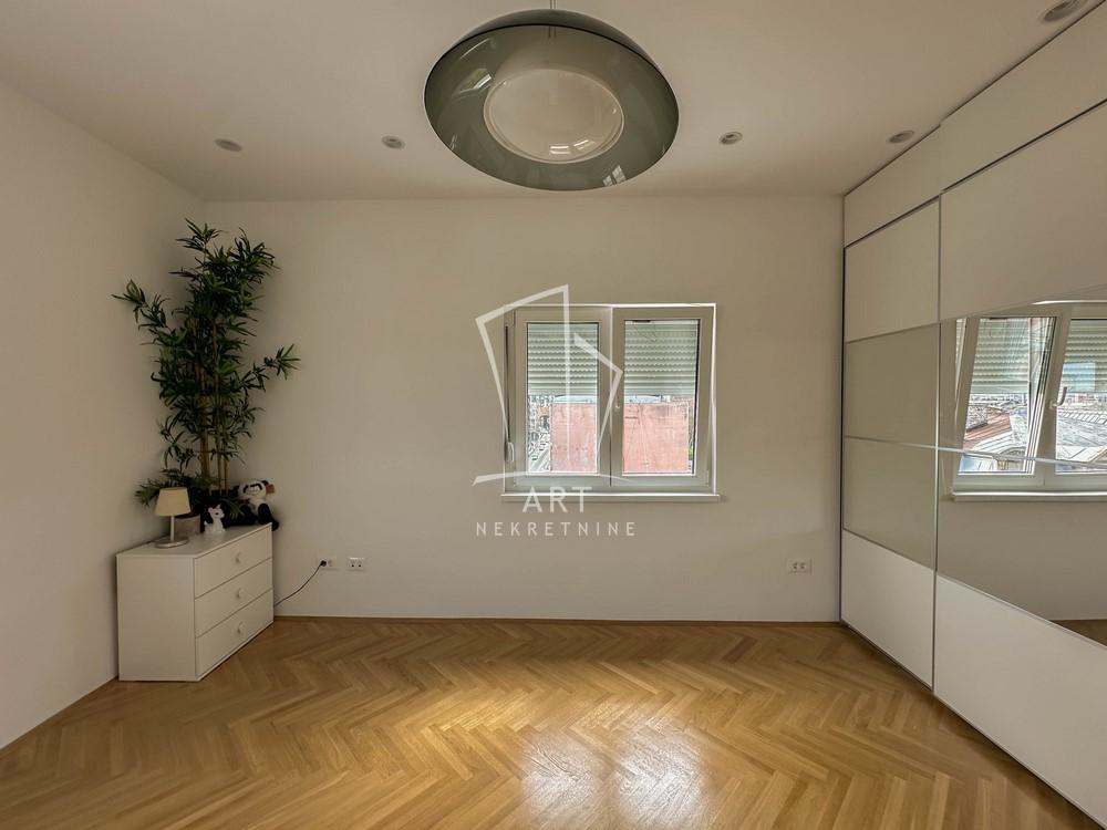 Stan na prodaju u Beogradu, Stari grad, dvoiposoban, 56m2, cena 345000 evra
