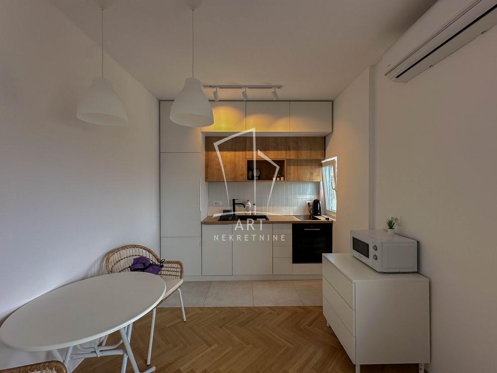 Stan na prodaju u Beogradu, Stari grad, dvoiposoban, 56m2, cena 345000 evra