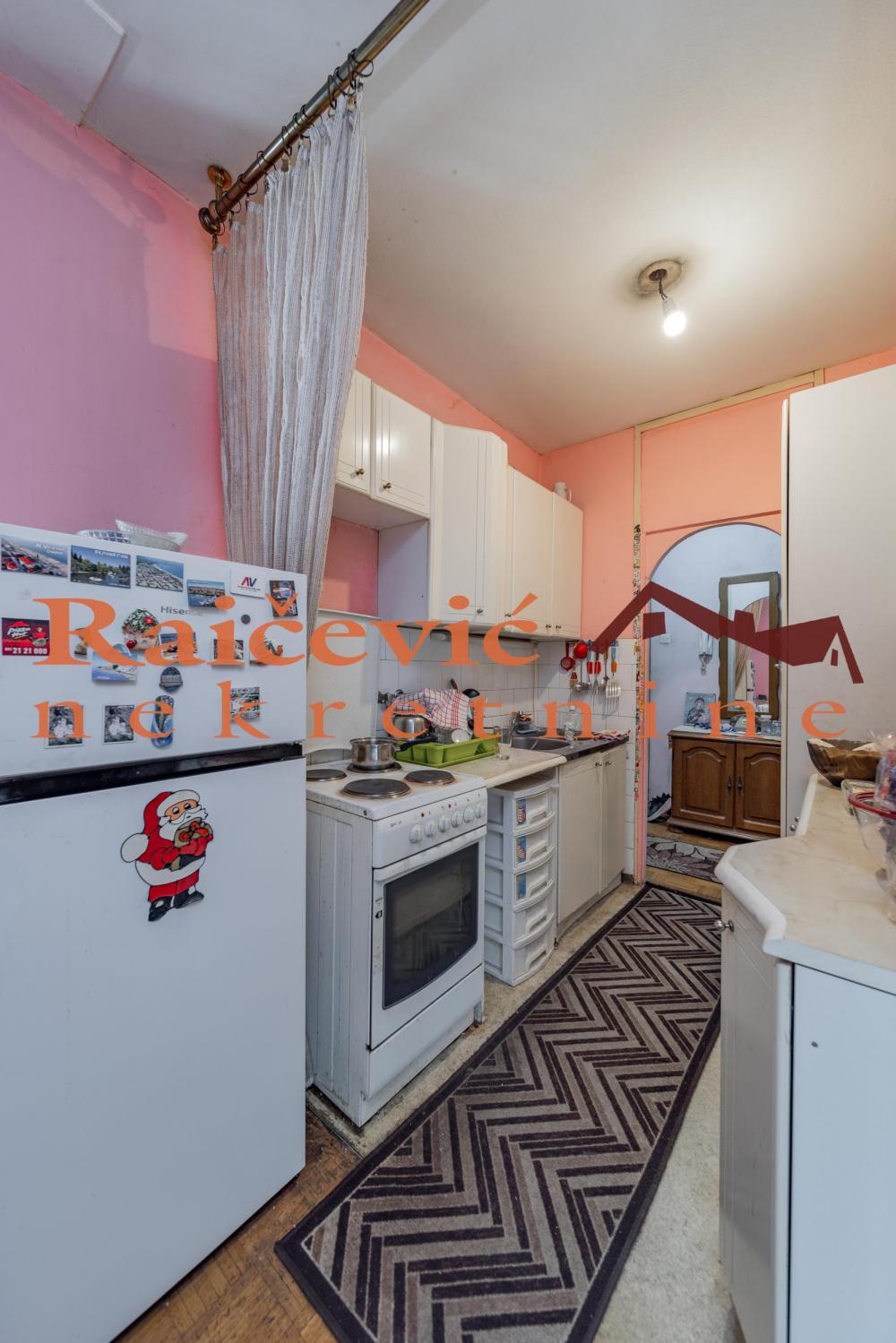 Stan na prodaju u Beogradu, Novi Beograd blok 61, trosoban, 71m2, cena 197500 evra