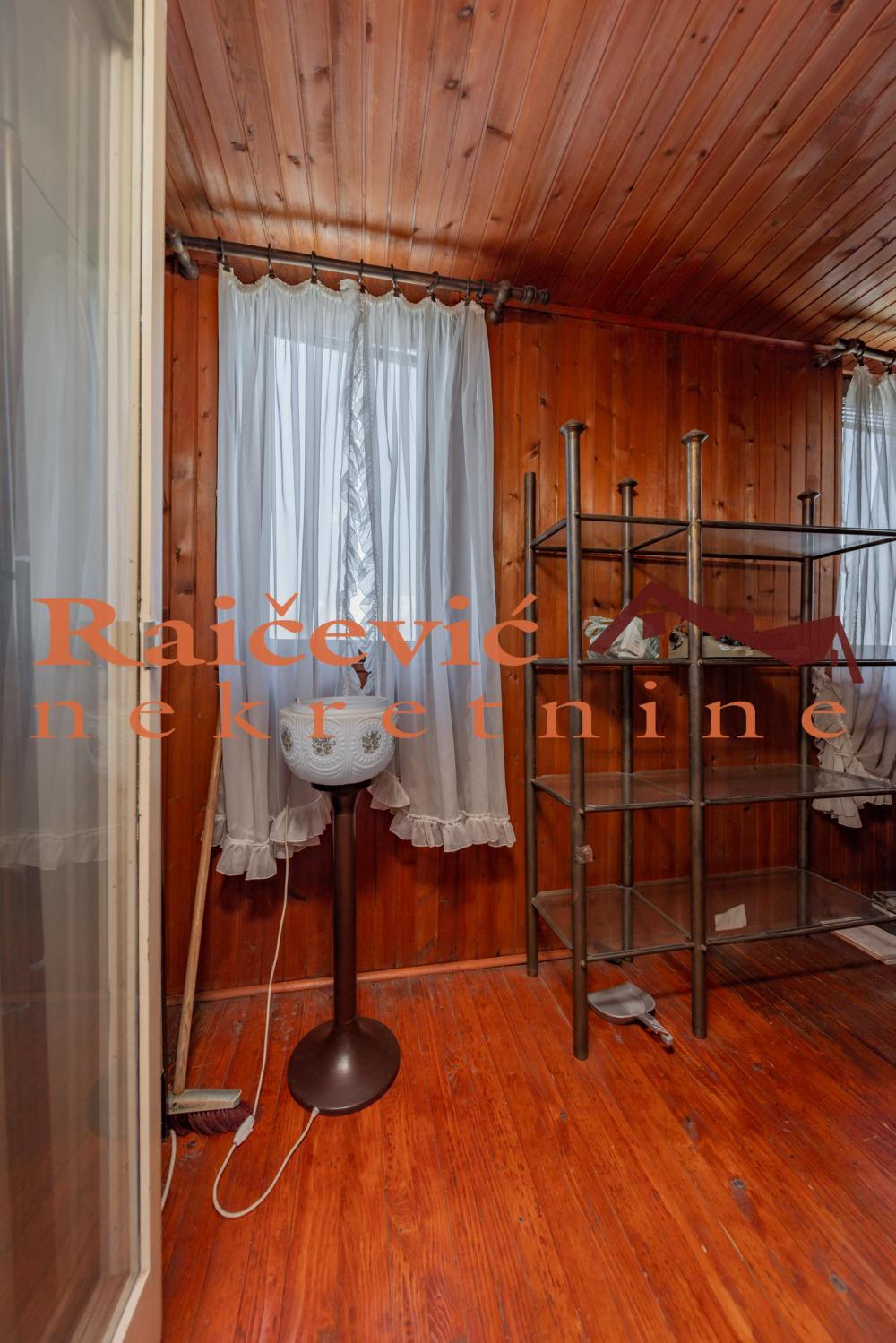 Stan na prodaju u Beogradu, Novi Beograd blok 61, trosoban, 71m2, cena 197500 evra