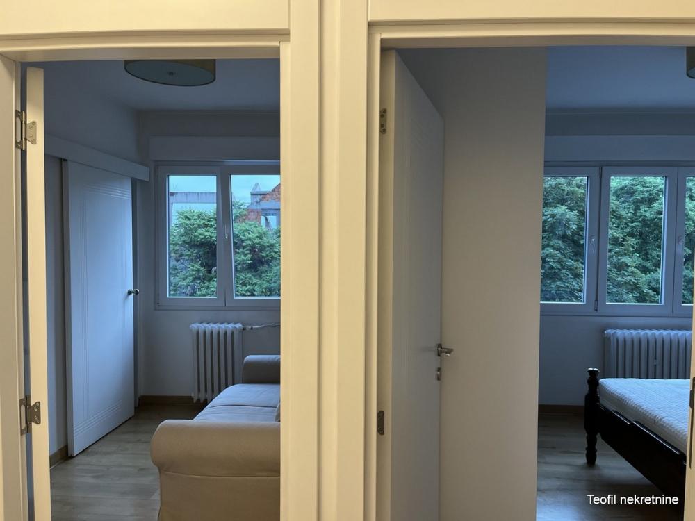 Stan na prodaju u Beogradu, Kneza Miloša, dvoiposoban, 50m2, cena 240000 evra
