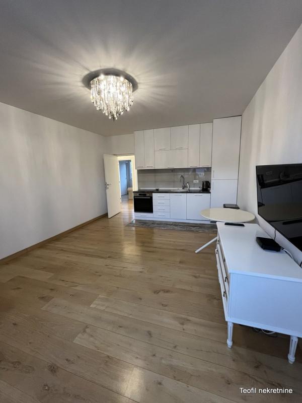 Stan na prodaju u Beogradu, Kneza Miloša, dvoiposoban, 50m2, cena 240000 evra