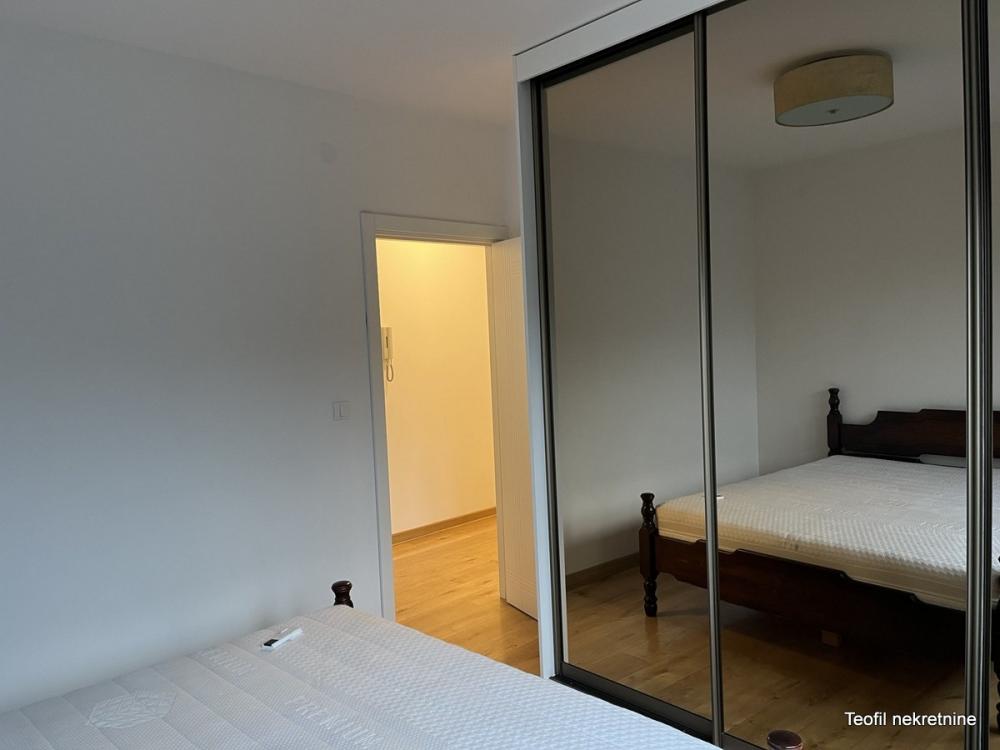 Stan na prodaju u Beogradu, Kneza Miloša, dvoiposoban, 50m2, cena 240000 evra