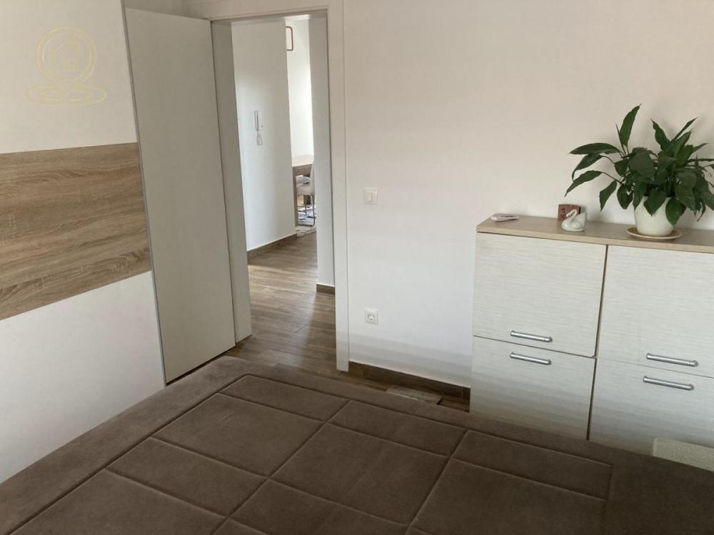 Stan na prodaju u Beogradu, Ledine, trosoban, 61m2, cena 155000 evra