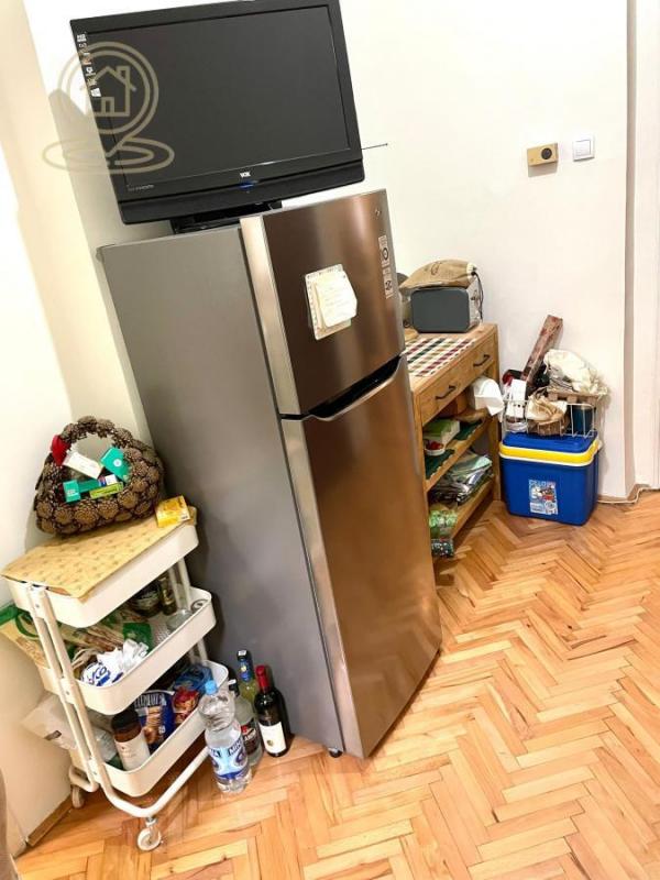 Stan na prodaju u Beogradu, Pravni fakultet, trosoban, 70m2, cena 297000 evra