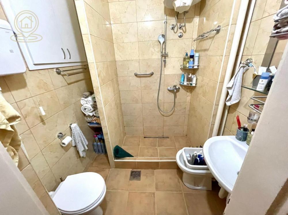 Stan na prodaju u Beogradu, Pravni fakultet, trosoban, 70m2, cena 297000 evra