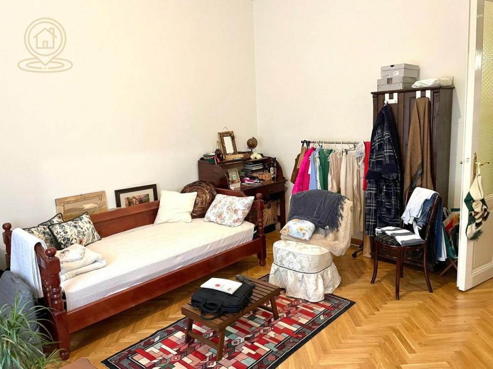 Stan na prodaju u Beogradu, Pravni fakultet, trosoban, 70m2, cena 297000 evra