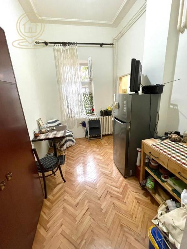 Stan na prodaju u Beogradu, Pravni fakultet, trosoban, 70m2, cena 297000 evra