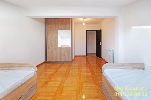 Stan na prodaju u Beogradu, Vukov spomenik, trosoban, 93m2, cena 297600 evra