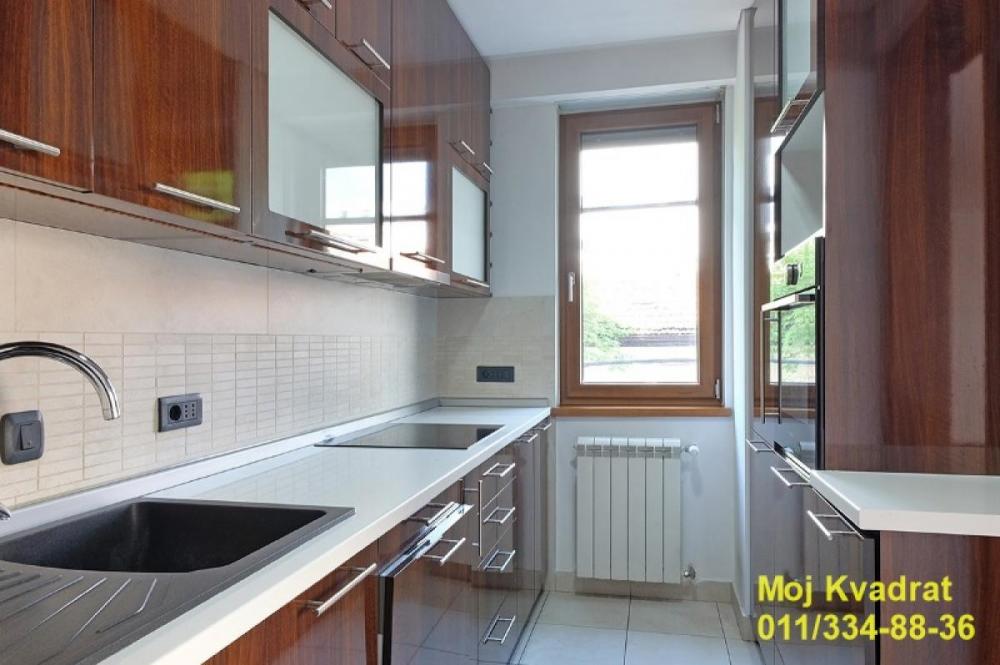 Stan na prodaju u Beogradu, Crveni Krst, cetvorosoban, 104m2, cena 468450 evra