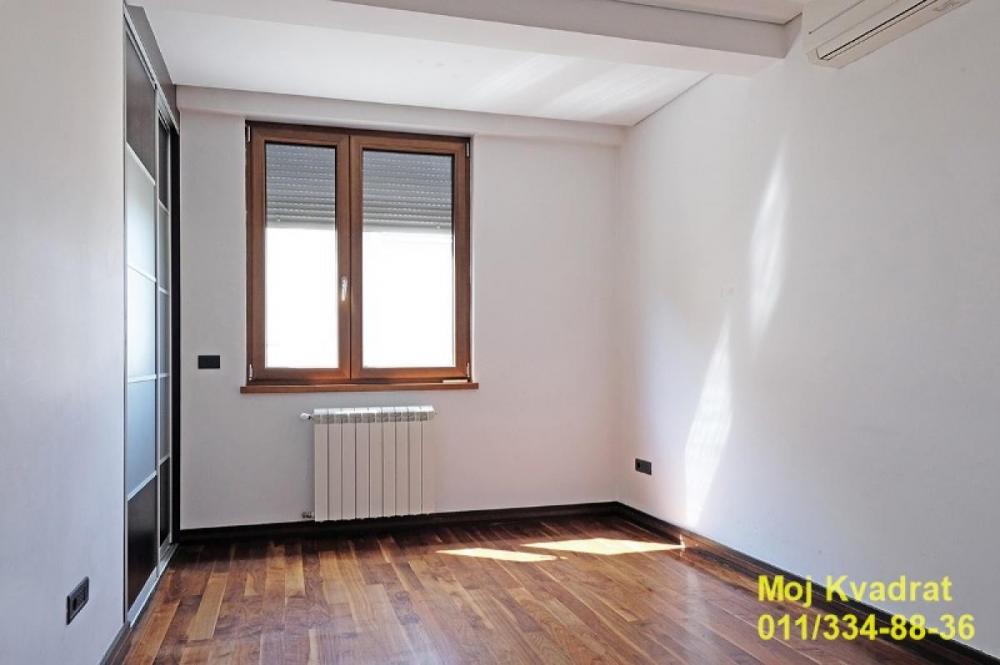Stan na prodaju u Beogradu, Crveni Krst, cetvorosoban, 104m2, cena 468450 evra