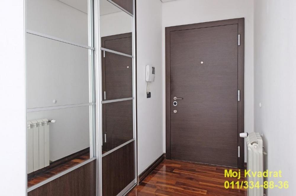 Stan na prodaju u Beogradu, Crveni Krst, cetvorosoban, 104m2, cena 468450 evra