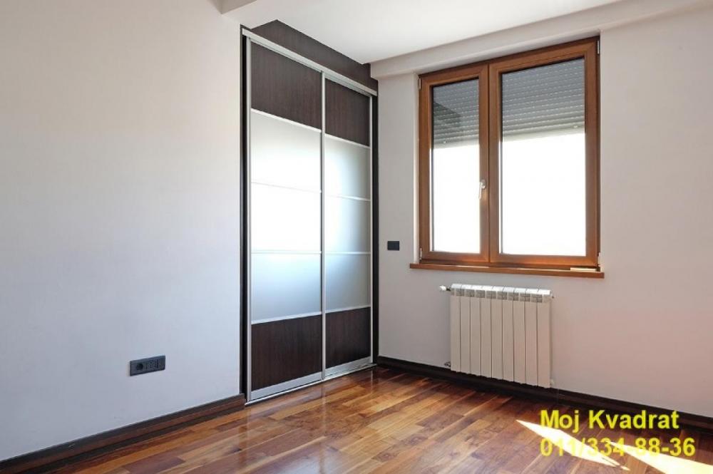 Stan na prodaju u Beogradu, Crveni Krst, cetvorosoban, 104m2, cena 468450 evra