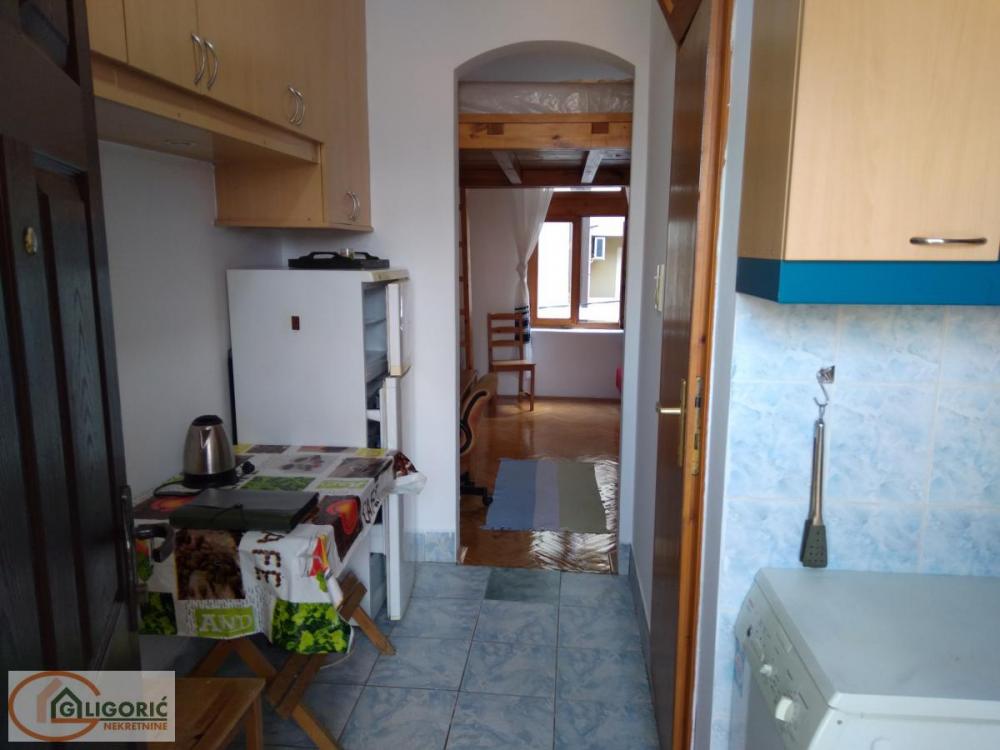Stan na prodaju u Beogradu, Đeram pijaca, jednosoban, 22m2, cena 80000 evra