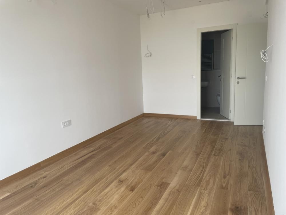 Stan na prodaju u Beogradu, Voždovac, trosoban, 68m2, cena 269000 evra