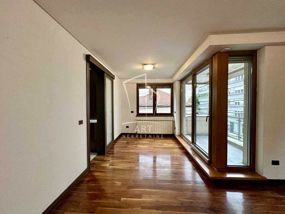 Stan na prodaju u Beogradu, Crveni Krst, cetvorosoban, 104m2, cena 468450 evra
