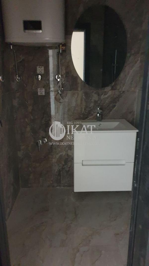 Stan na prodaju u Beogradu, Cvetkova pijaca, jednoiposoban, 37m2, cena 140000 evra