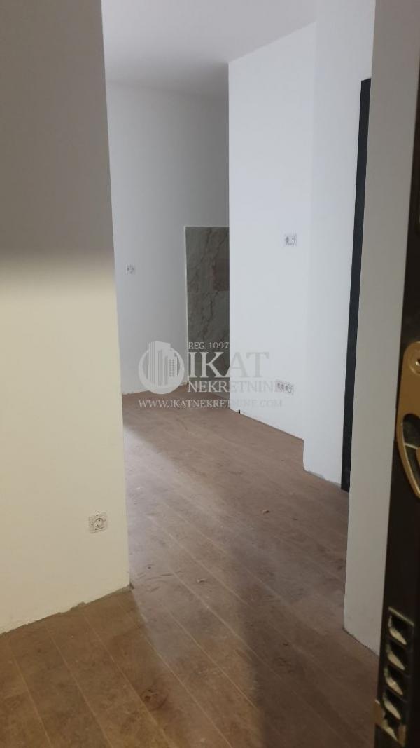 Stan na prodaju u Beogradu, Cvetkova pijaca, jednoiposoban, 37m2, cena 140000 evra