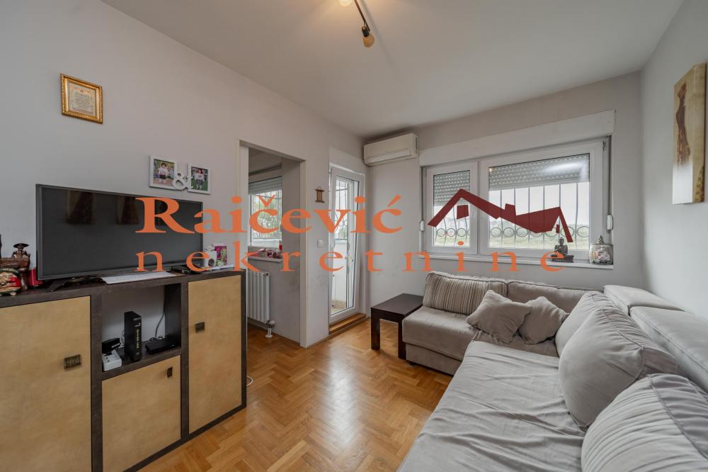 Stan na prodaju u Beogradu, Novi Beograd blok 72, jednoiposoban, 38m2, cena 128000 evra