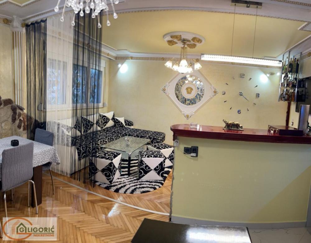 Stan na prodaju u Beogradu, Karaburma, trosoban, 57m2, cena 175000 evra