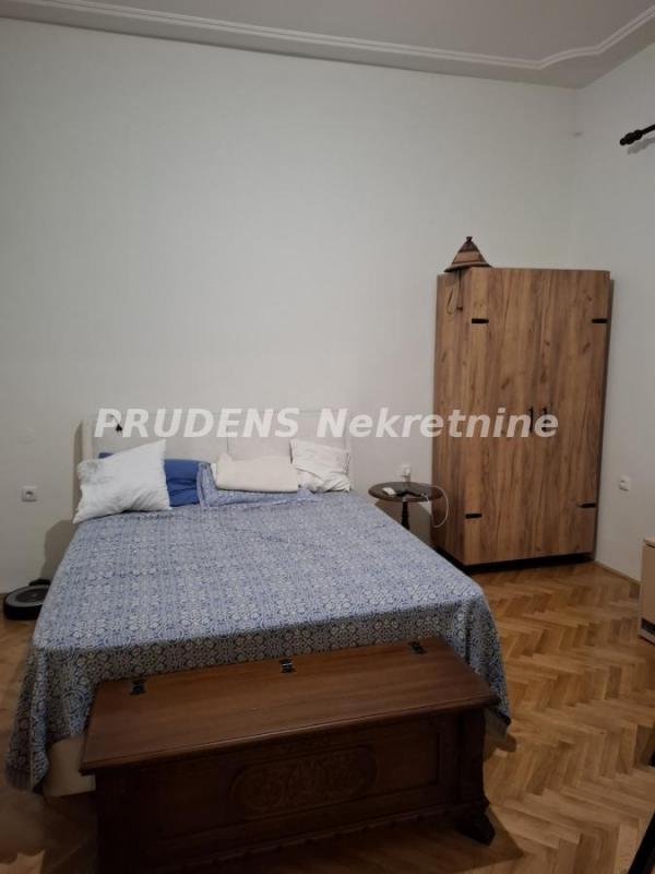 Stan na prodaju u Beogradu, Kalenić pijaca, dvosoban, 70m2, cena 297000 evra