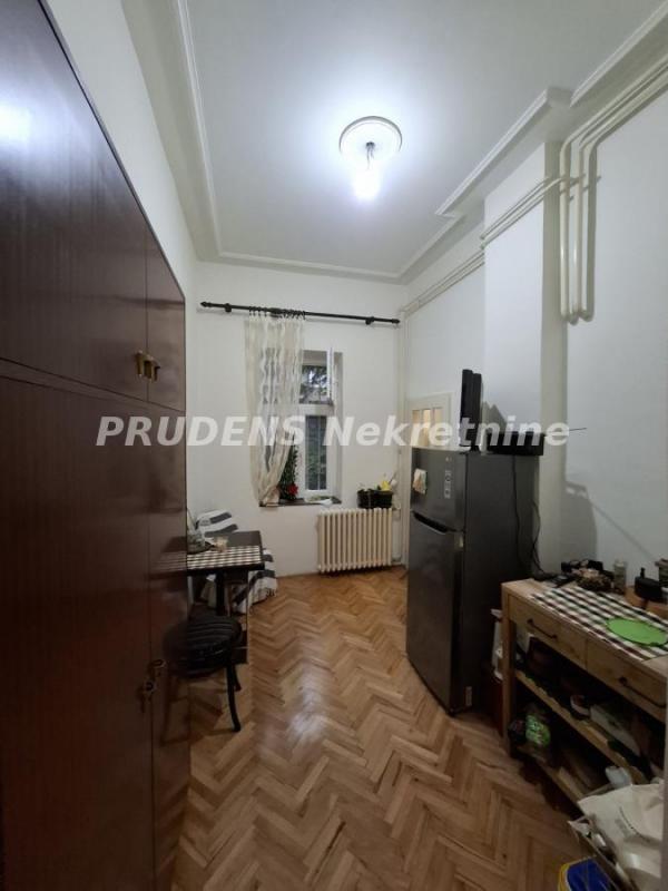 Stan na prodaju u Beogradu, Kalenić pijaca, dvosoban, 70m2, cena 297000 evra