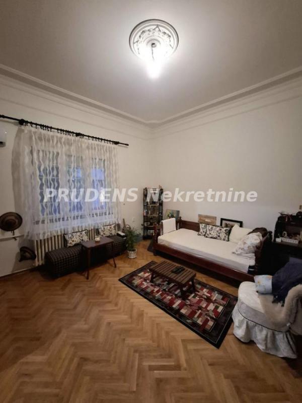 Stan na prodaju u Beogradu, Kalenić pijaca, dvosoban, 70m2, cena 297000 evra