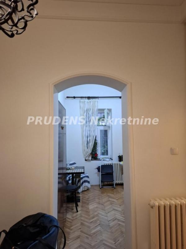 Stan na prodaju u Beogradu, Kalenić pijaca, dvosoban, 70m2, cena 297000 evra