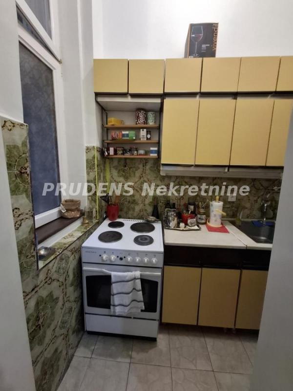 Stan na prodaju u Beogradu, Kalenić pijaca, dvosoban, 70m2, cena 297000 evra