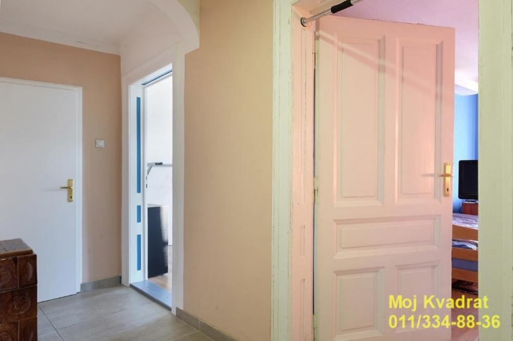Stan na prodaju u Beogradu, Vukov spomenik, cetvorosoban, 82m2, cena 240000 evra
