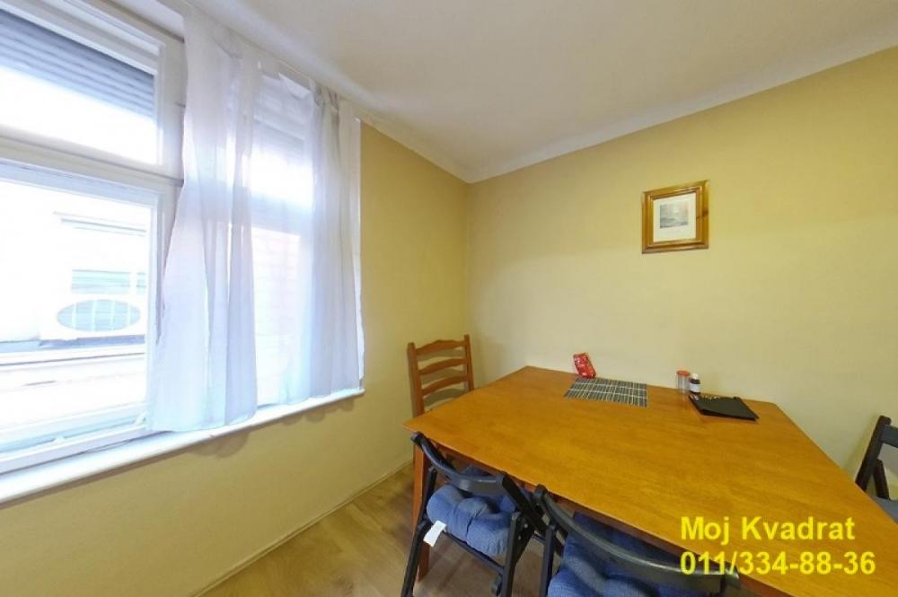Stan na prodaju u Beogradu, Vukov spomenik, cetvorosoban, 82m2, cena 240000 evra