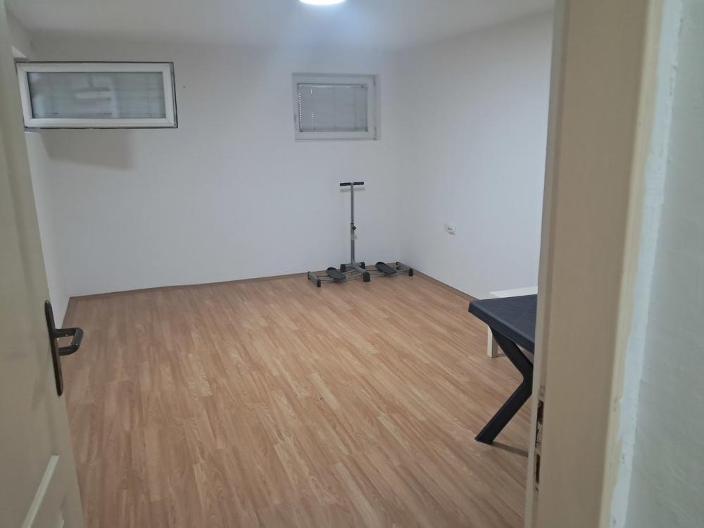 Stan na prodaju u Beogradu, Zemun polje, dvosoban, 45m2, cena 76000 evra